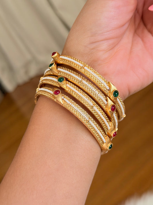 Gold look bangles set( set of 4 bangles)
