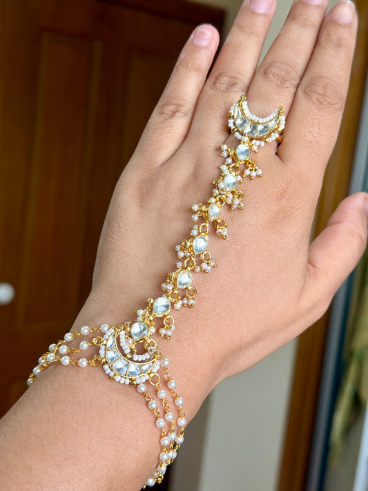 Hand accessories in pachi kundan