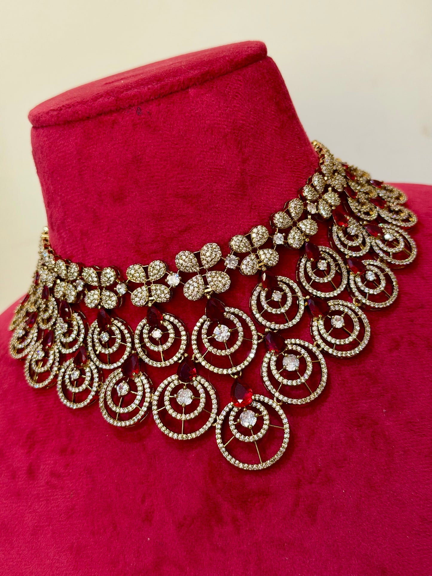 Premium ad necklace set