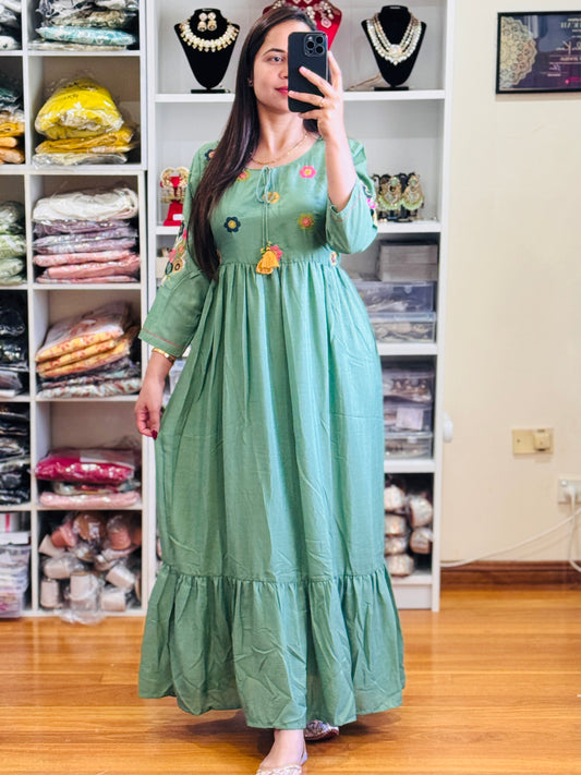 Maxi dress ( FREE SIZE)