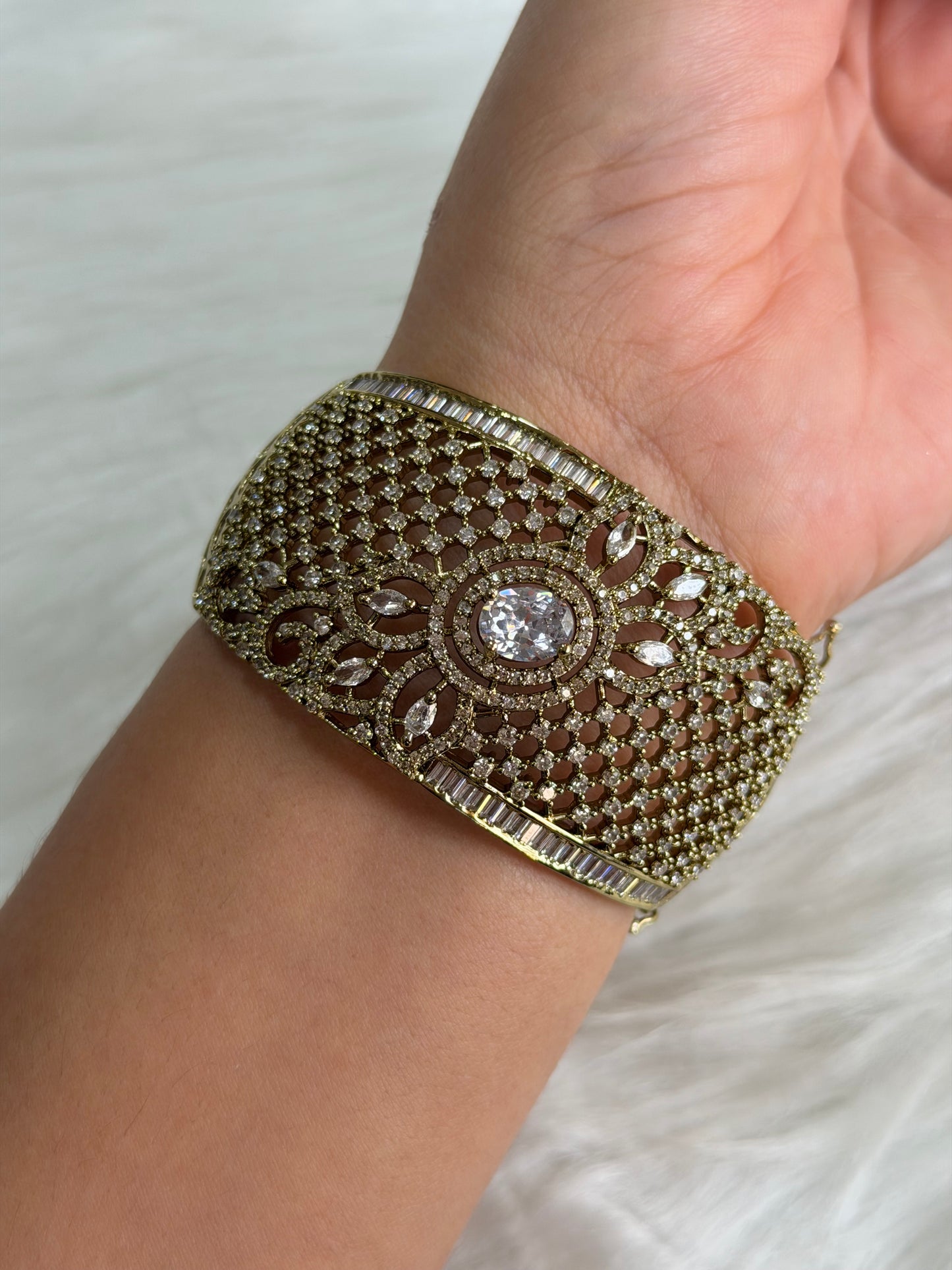 Ad bracelet ( Openable)