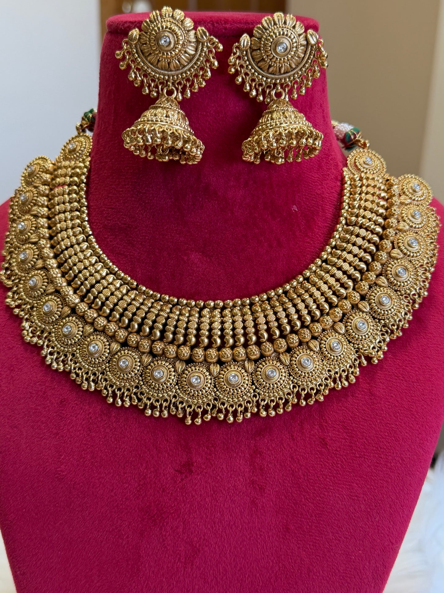 Premium gold look necklace set