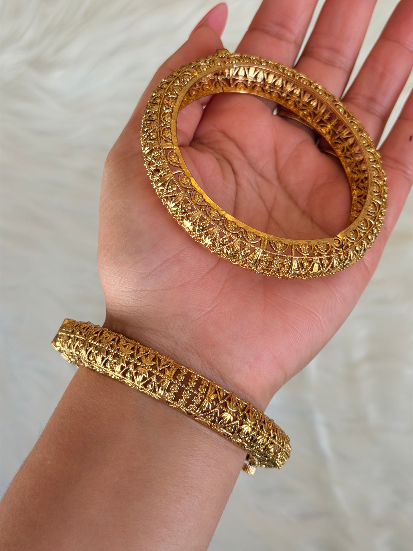 Premium gold look openable kangan
