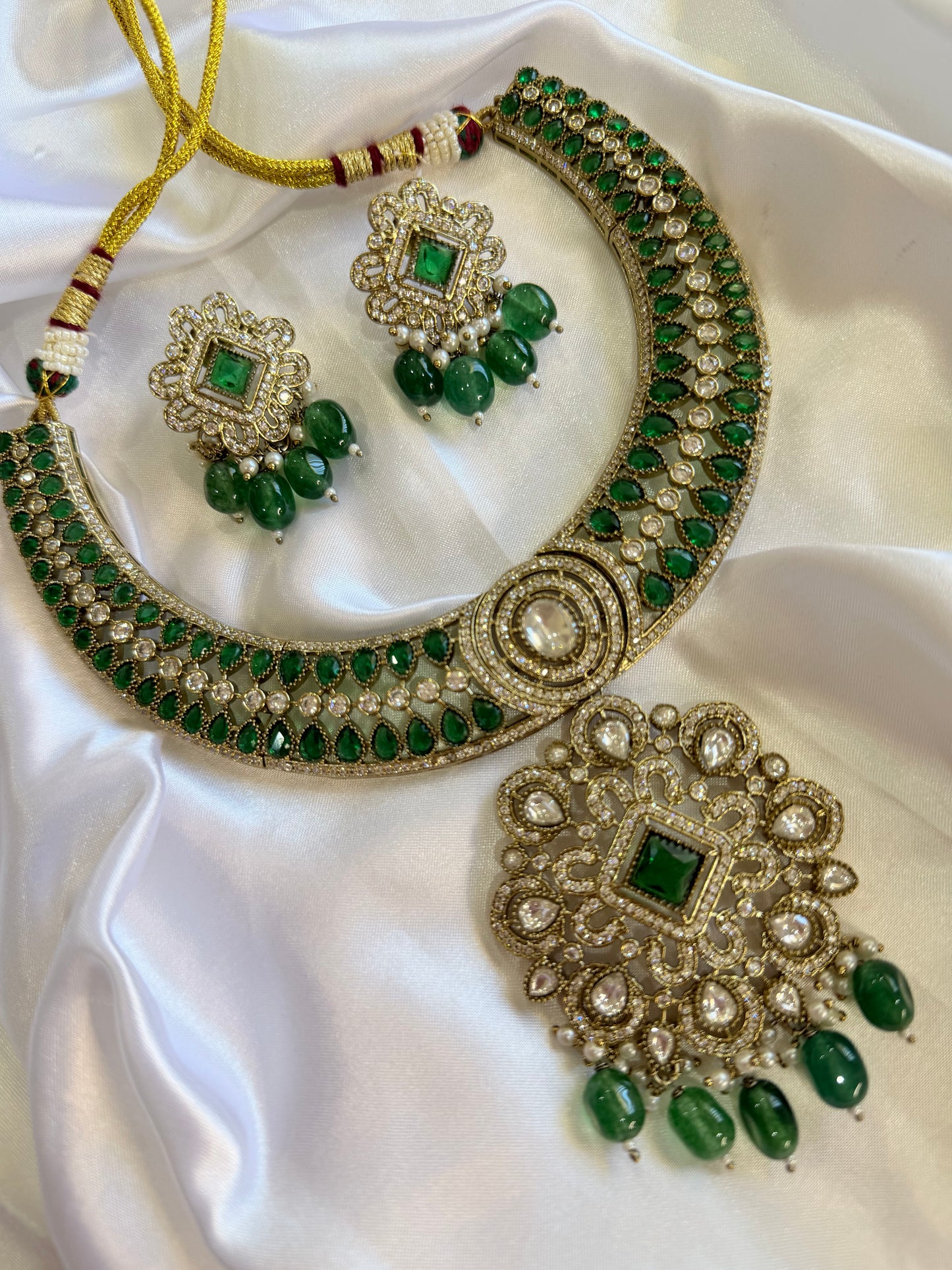 Premium necklace set