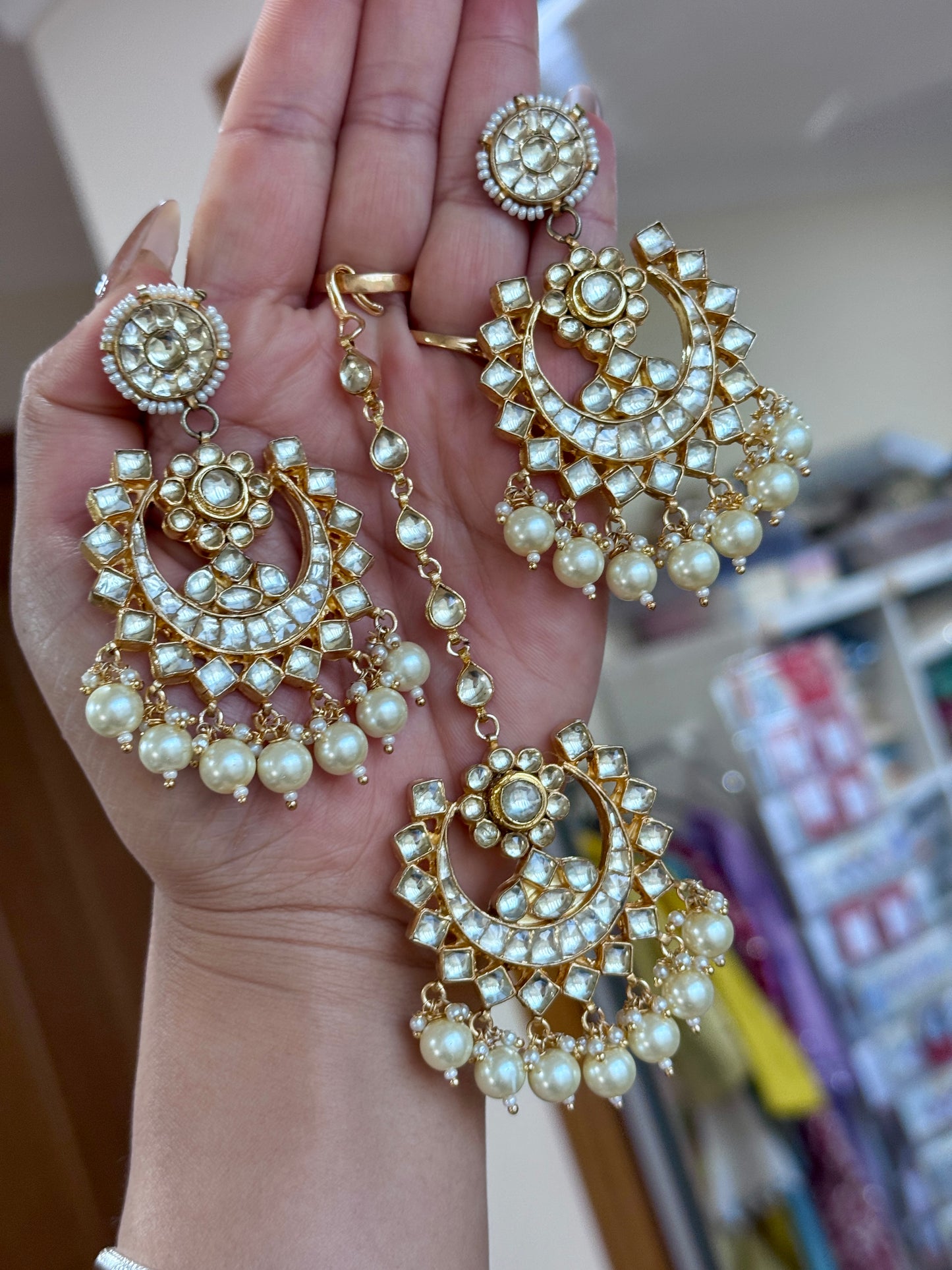 Pachi kundan earrings tikka set