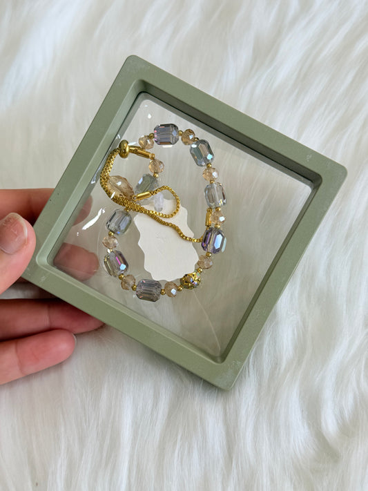 Adjustable bracelet