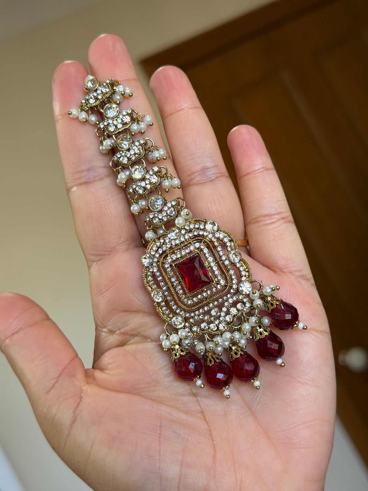 Mehroon chokar set