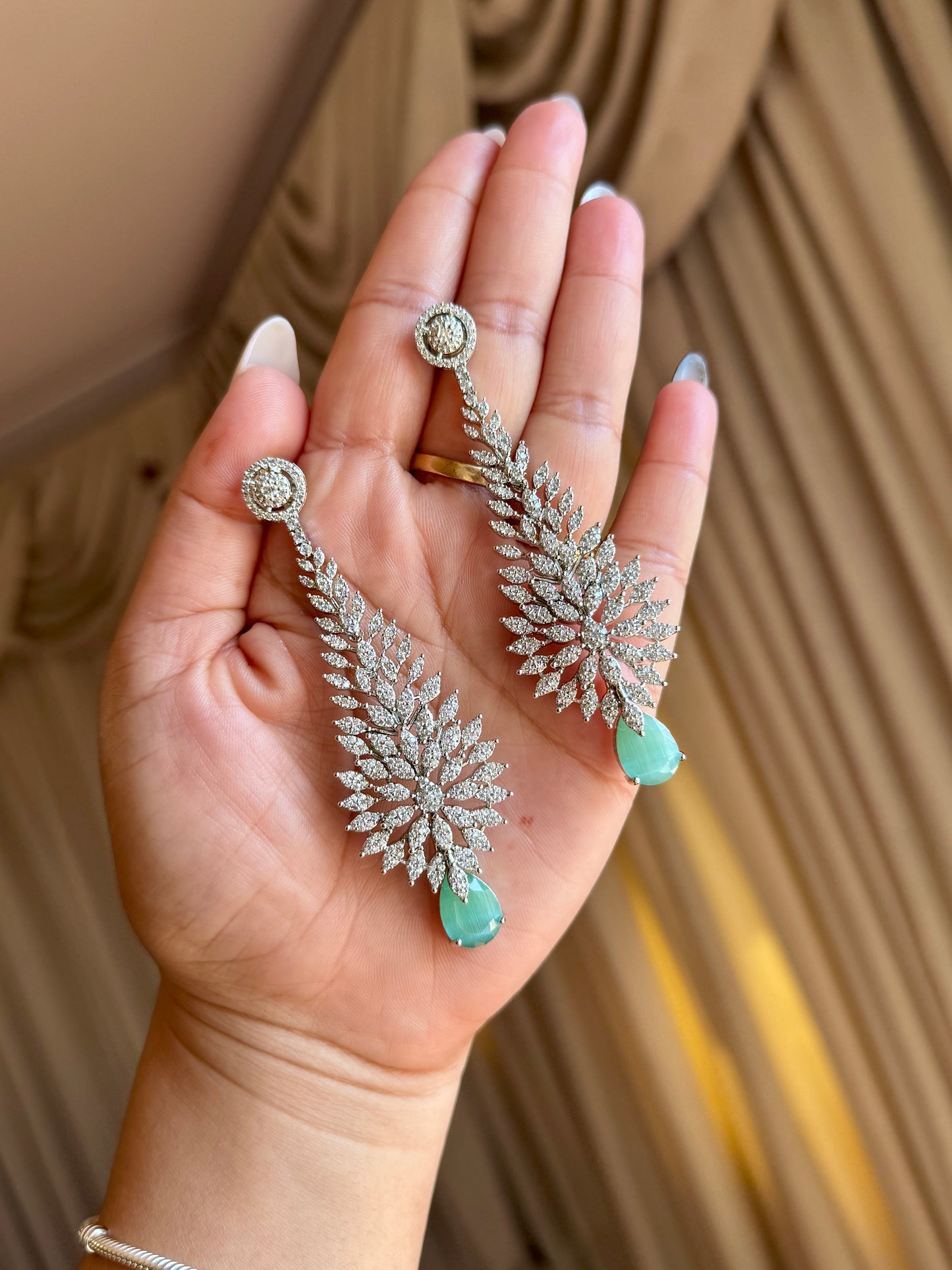 Premium ad earrings mint