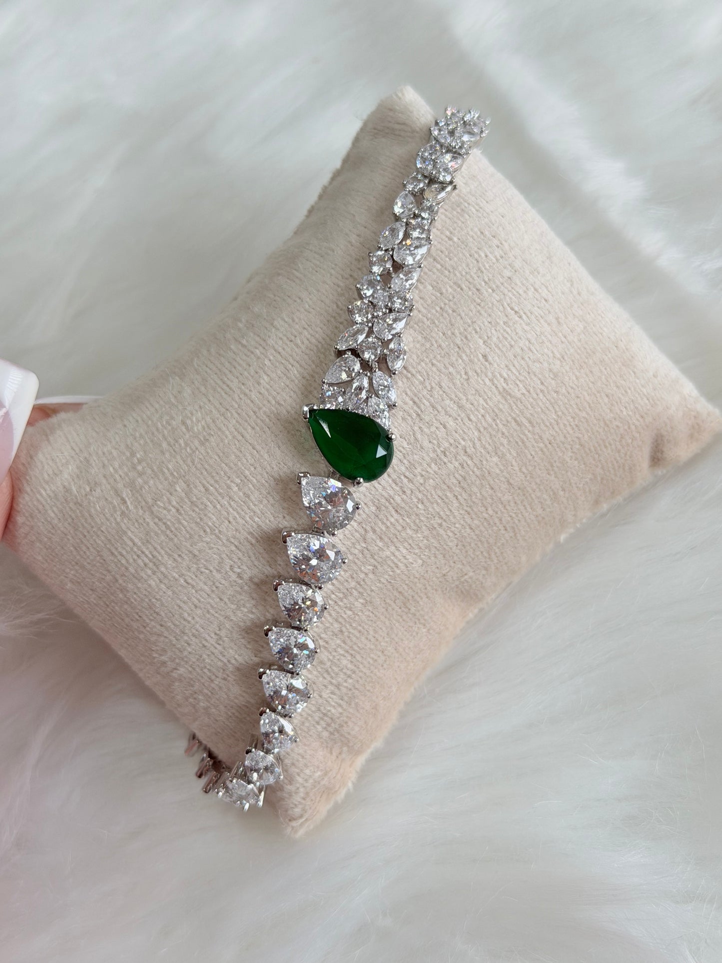 Exclusive bracelet with VVS clarity