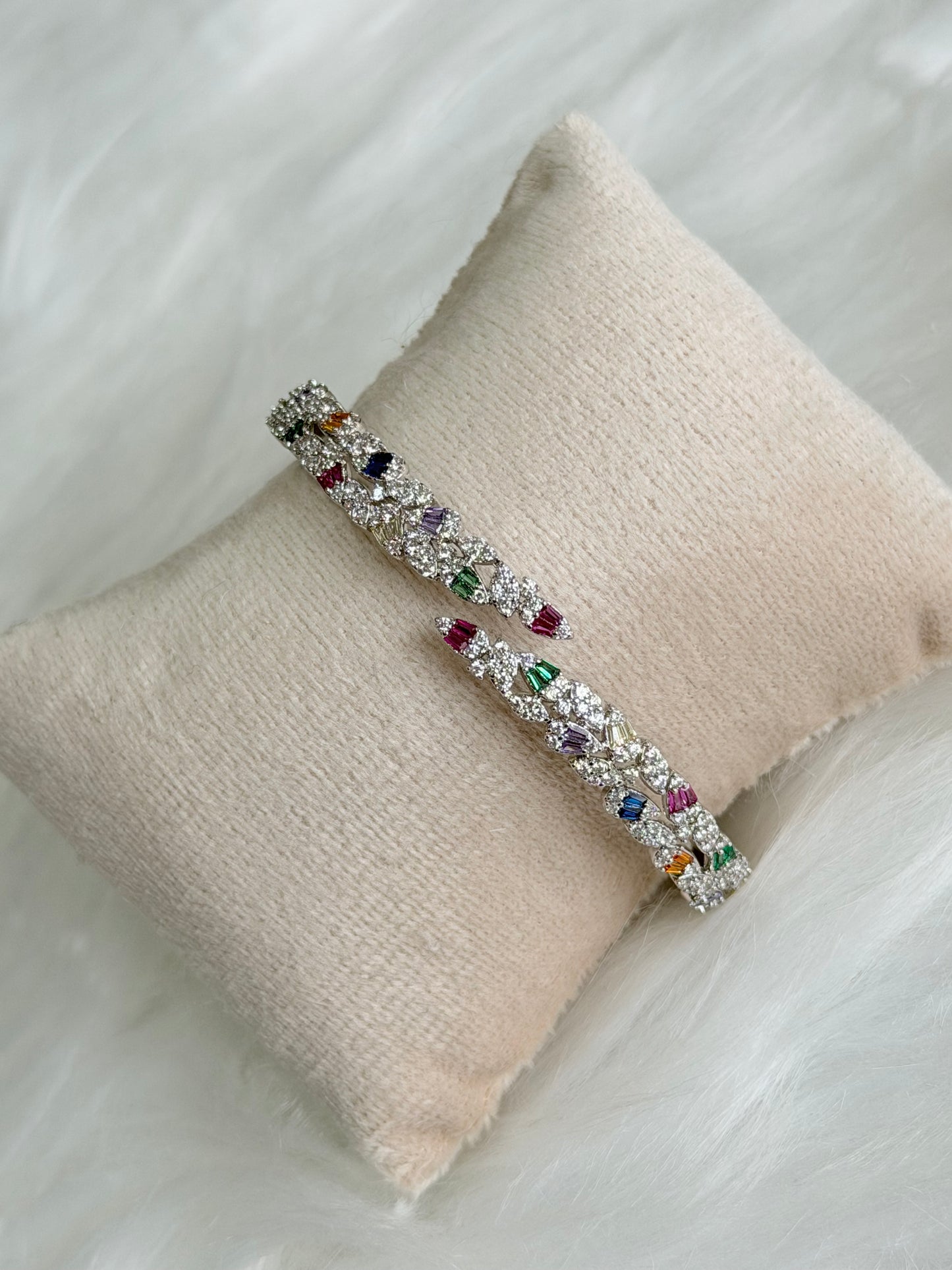 Exclusive bracelet with VVS clarity