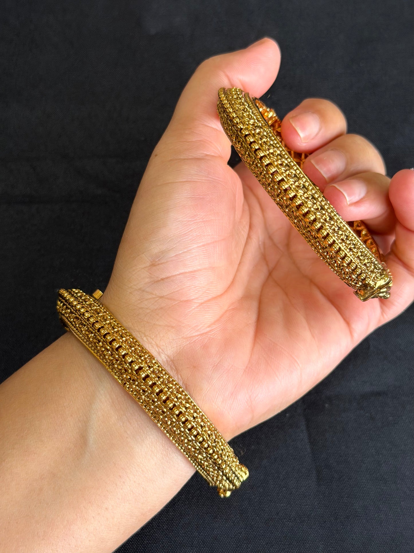 Gold look openable kangan