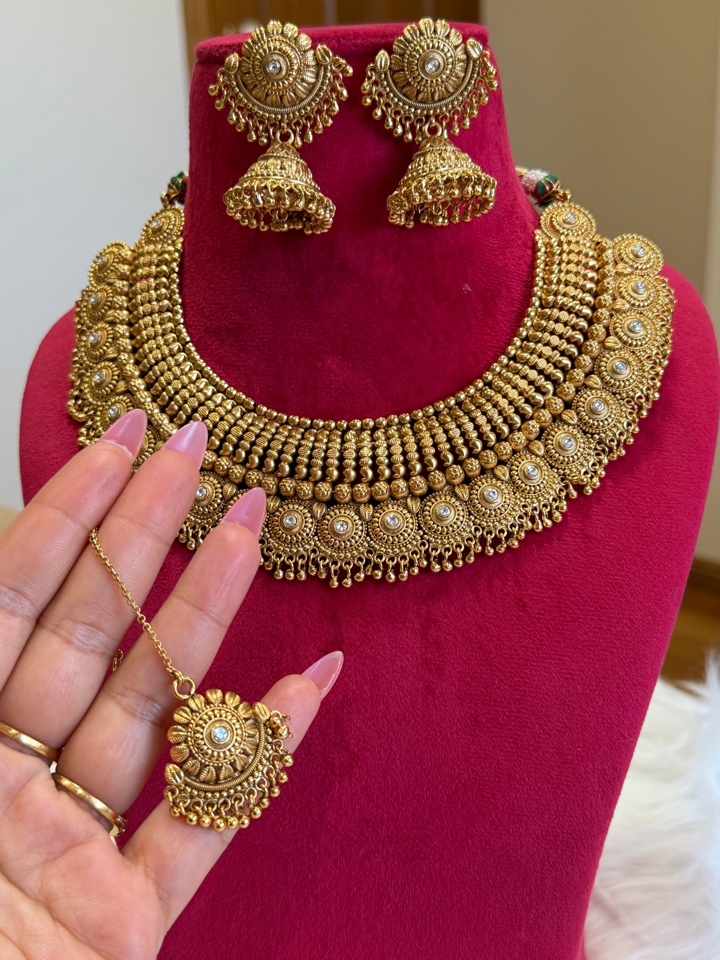 Premium gold look necklace set