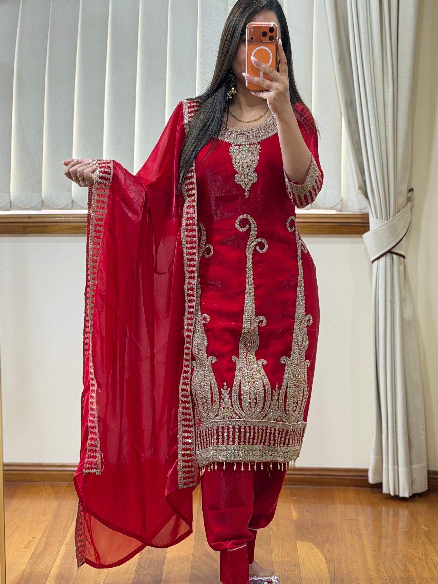 Traditional Farshi Glam