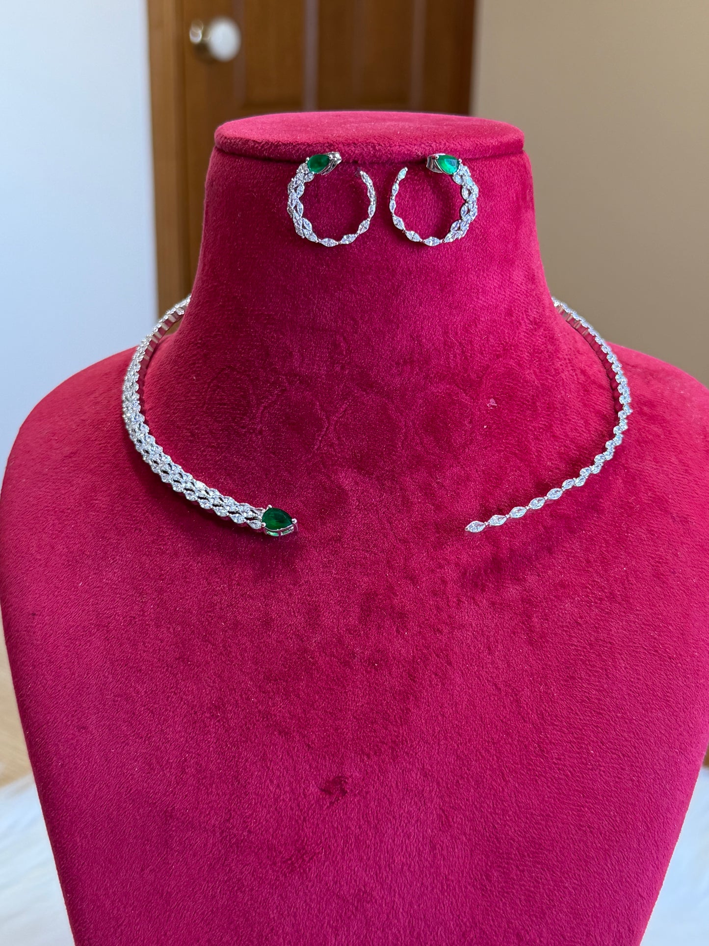 Exclusive hasli necklace