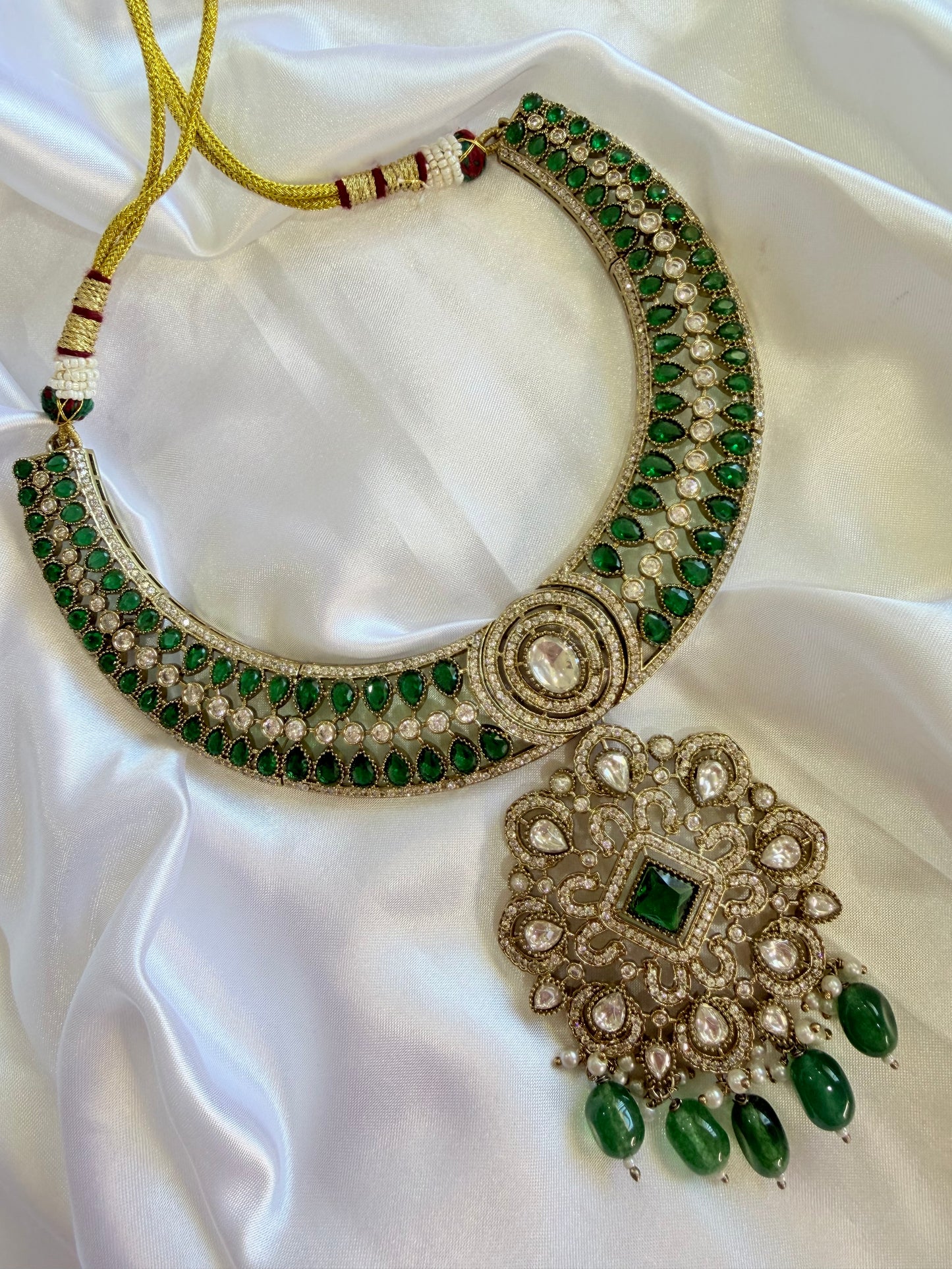 Premium necklace set