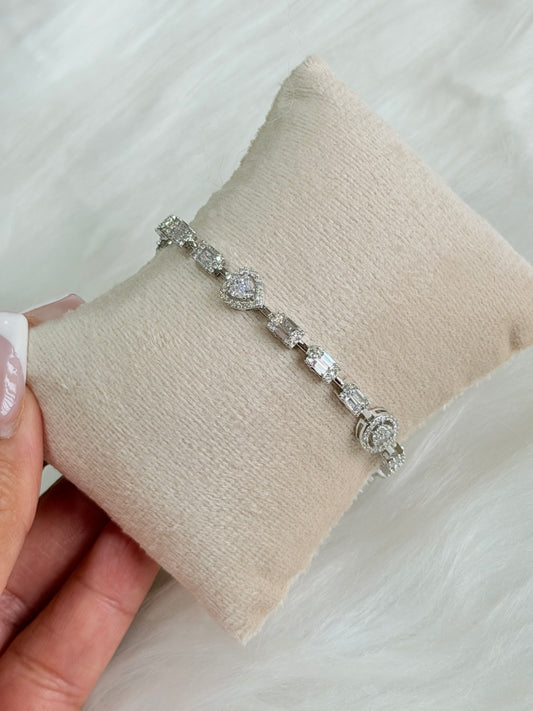 Exclusive bracelet with VVS clarity