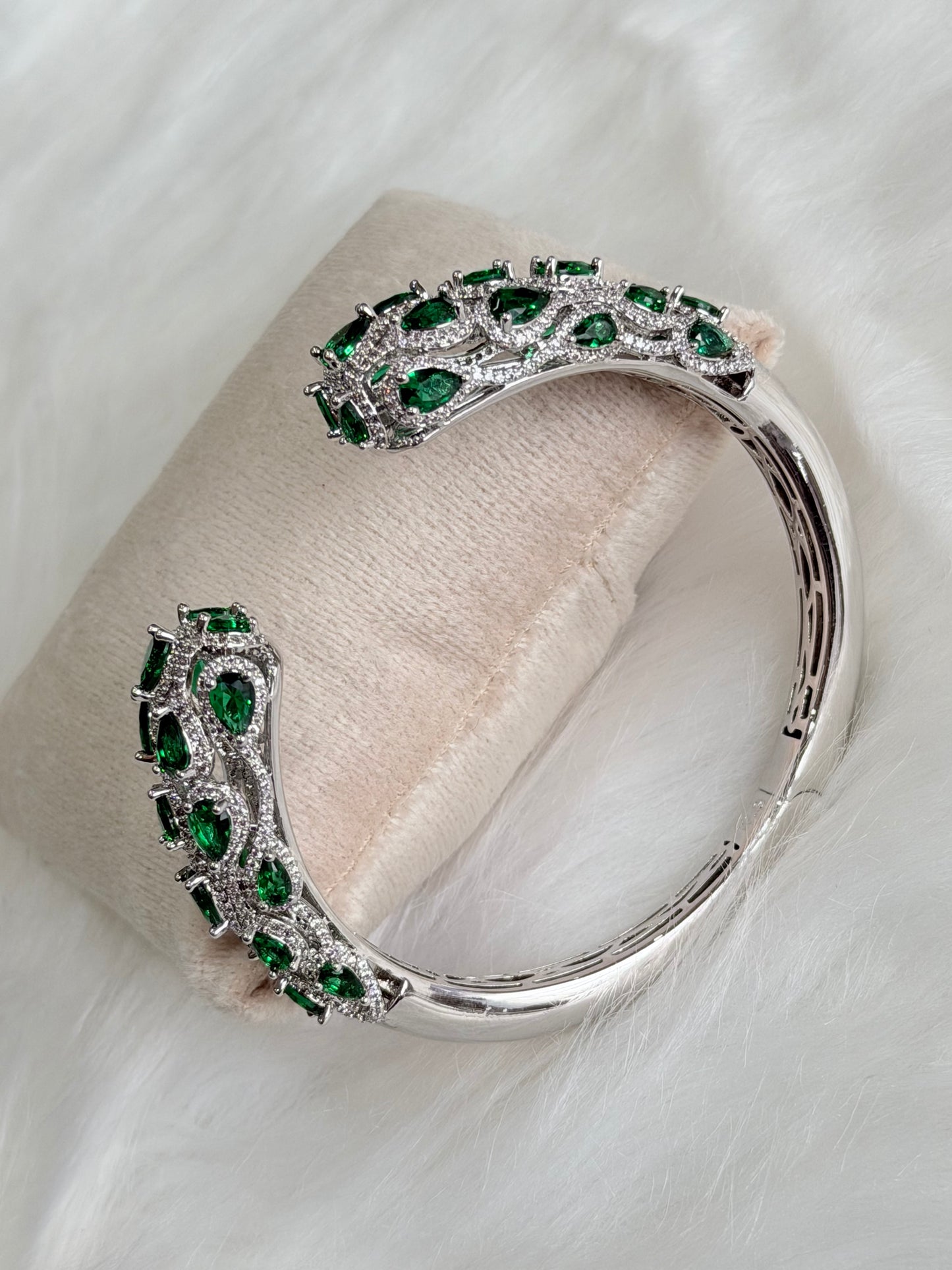 Exclusive bracelet with VVS clarity