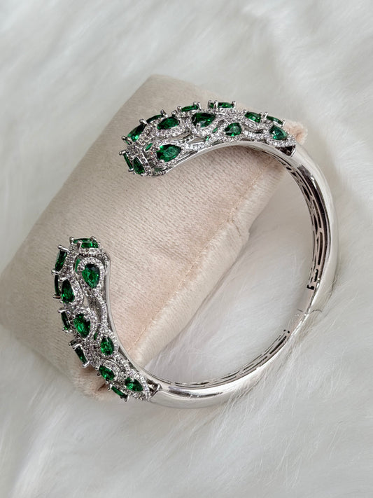 Exclusive bracelet with VVS clarity