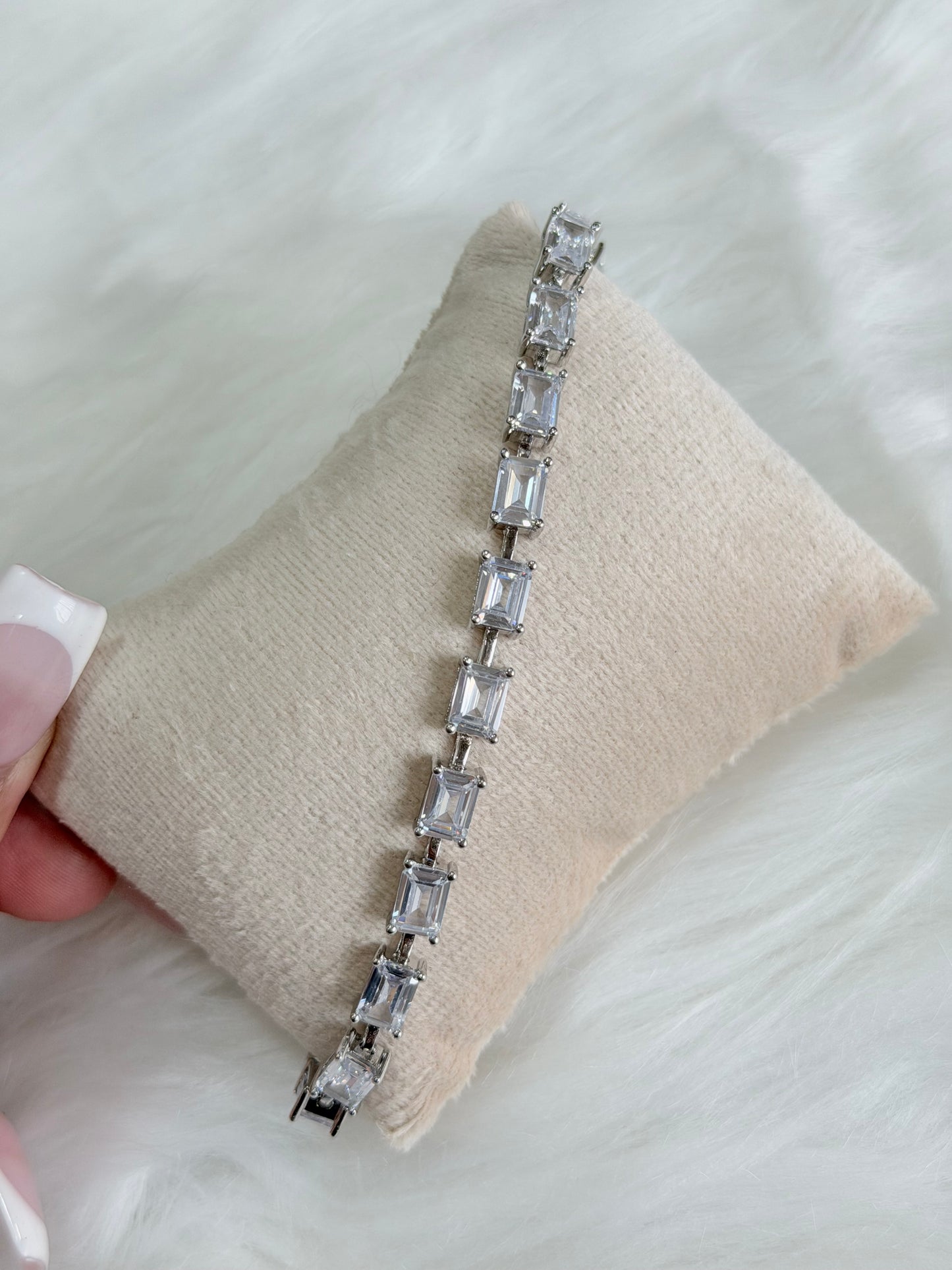 Exclusive bracelet with VVS clarity