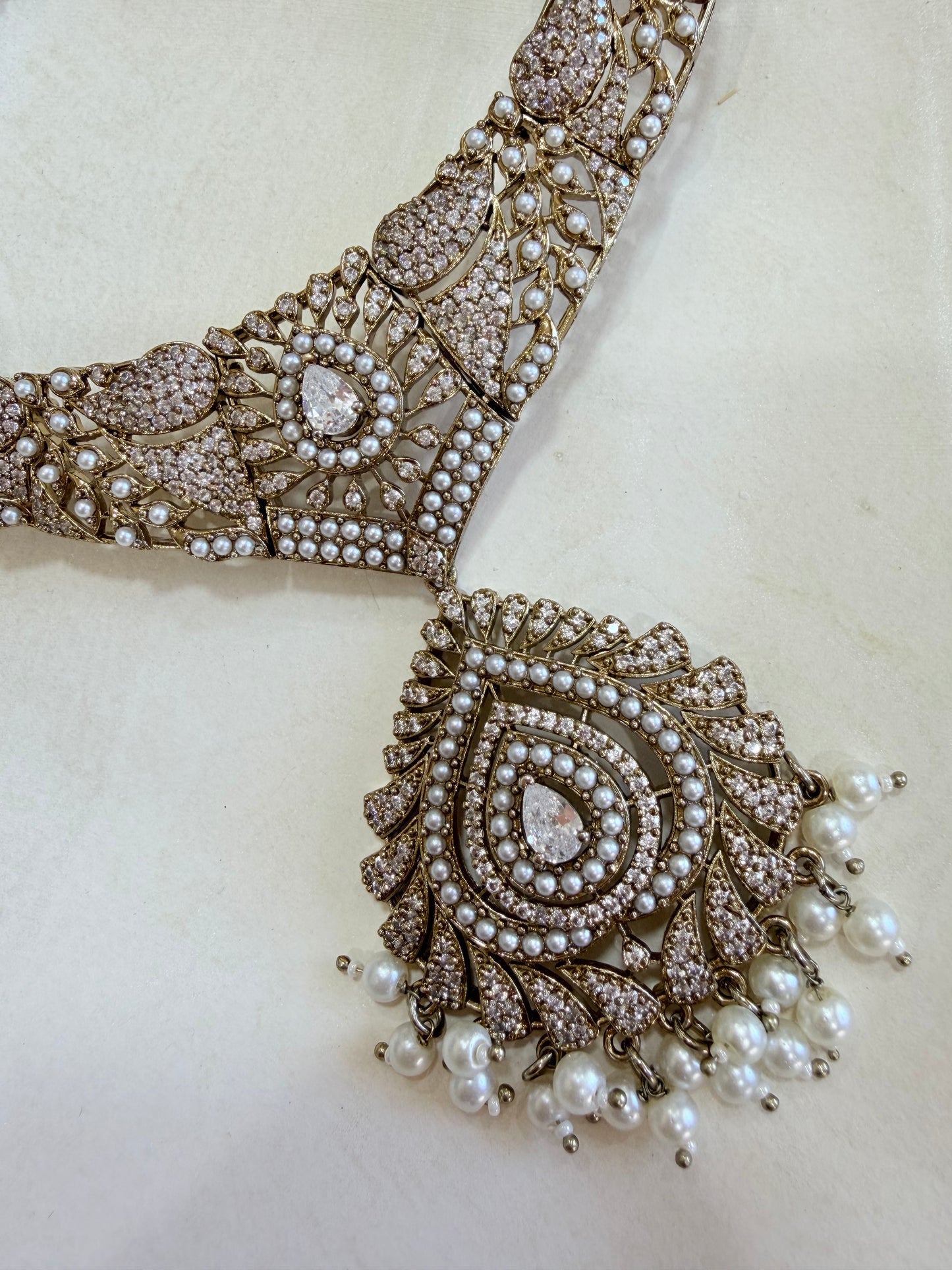 Premium Ad necklace set