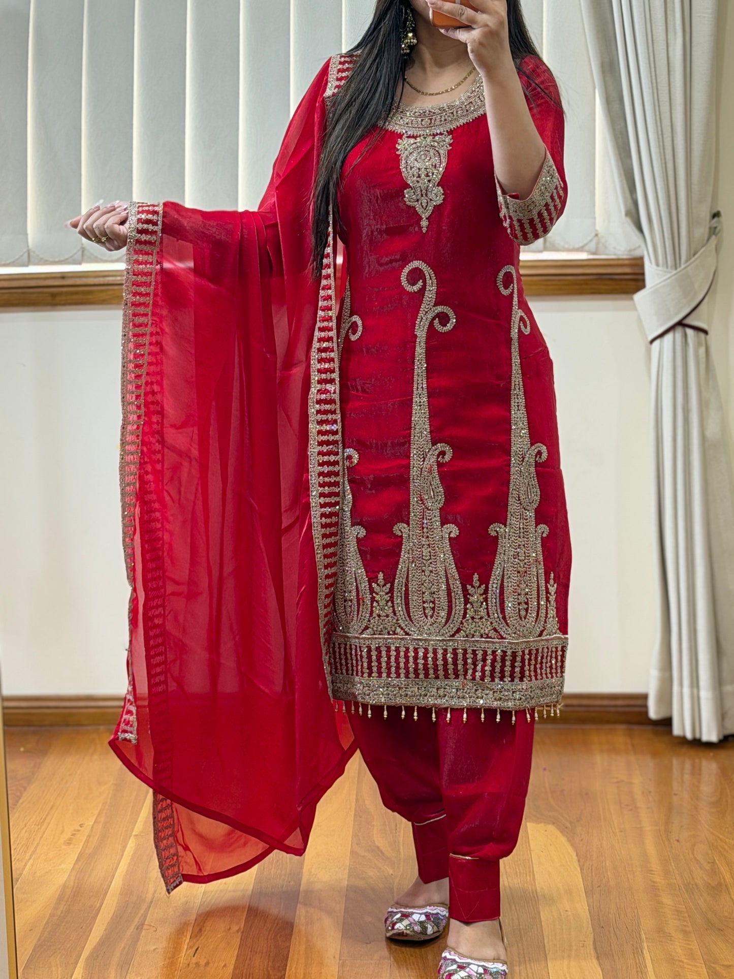 Traditional Farshi Glam