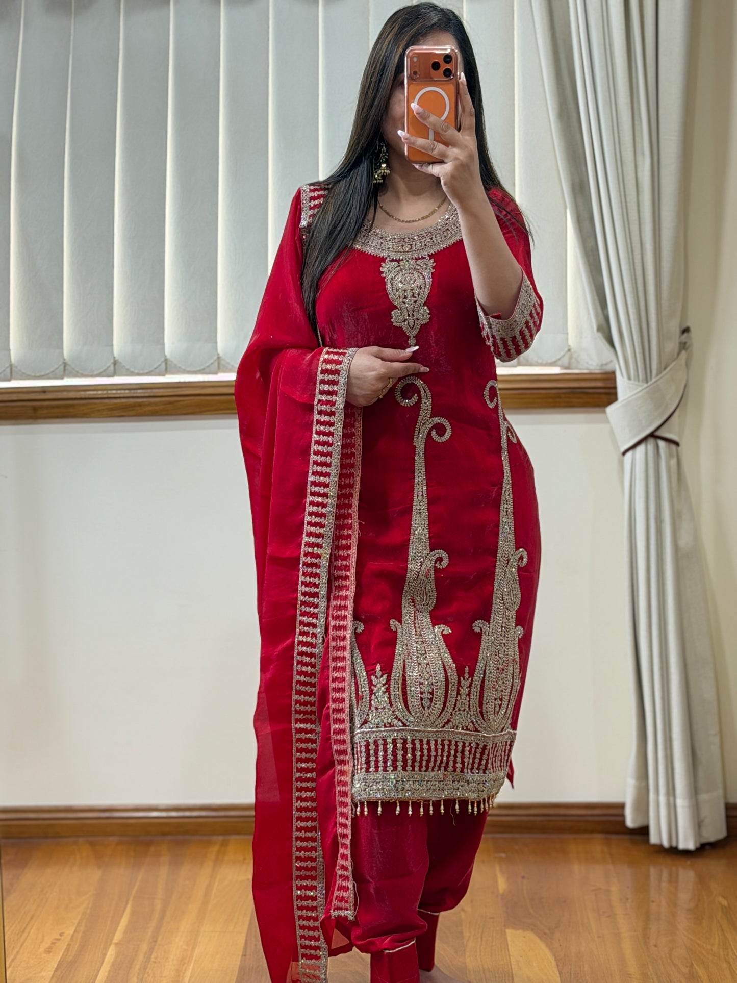 Traditional Farshi Glam