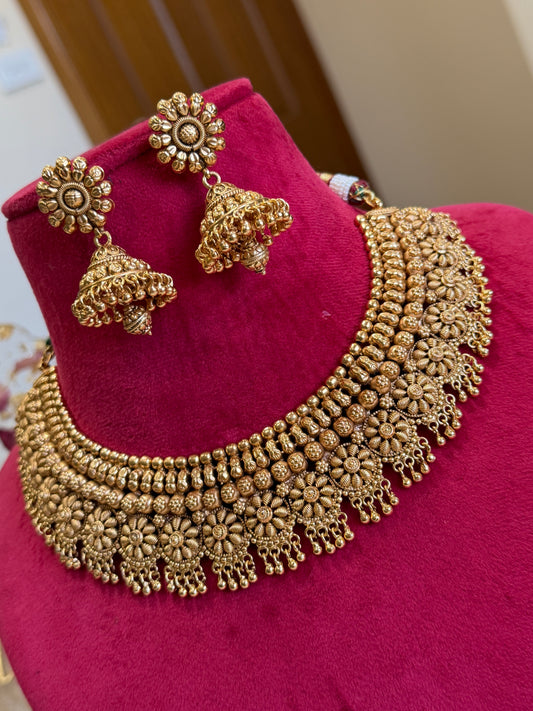 Gold look premium necklace set