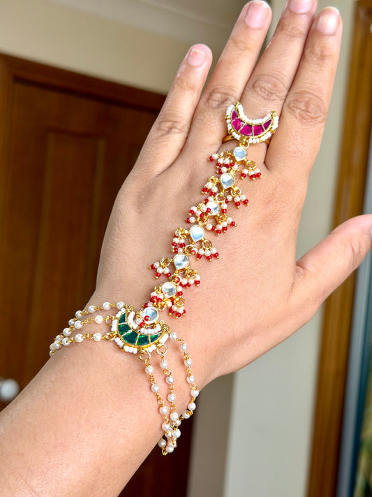 Hand accessories in pachi kundan
