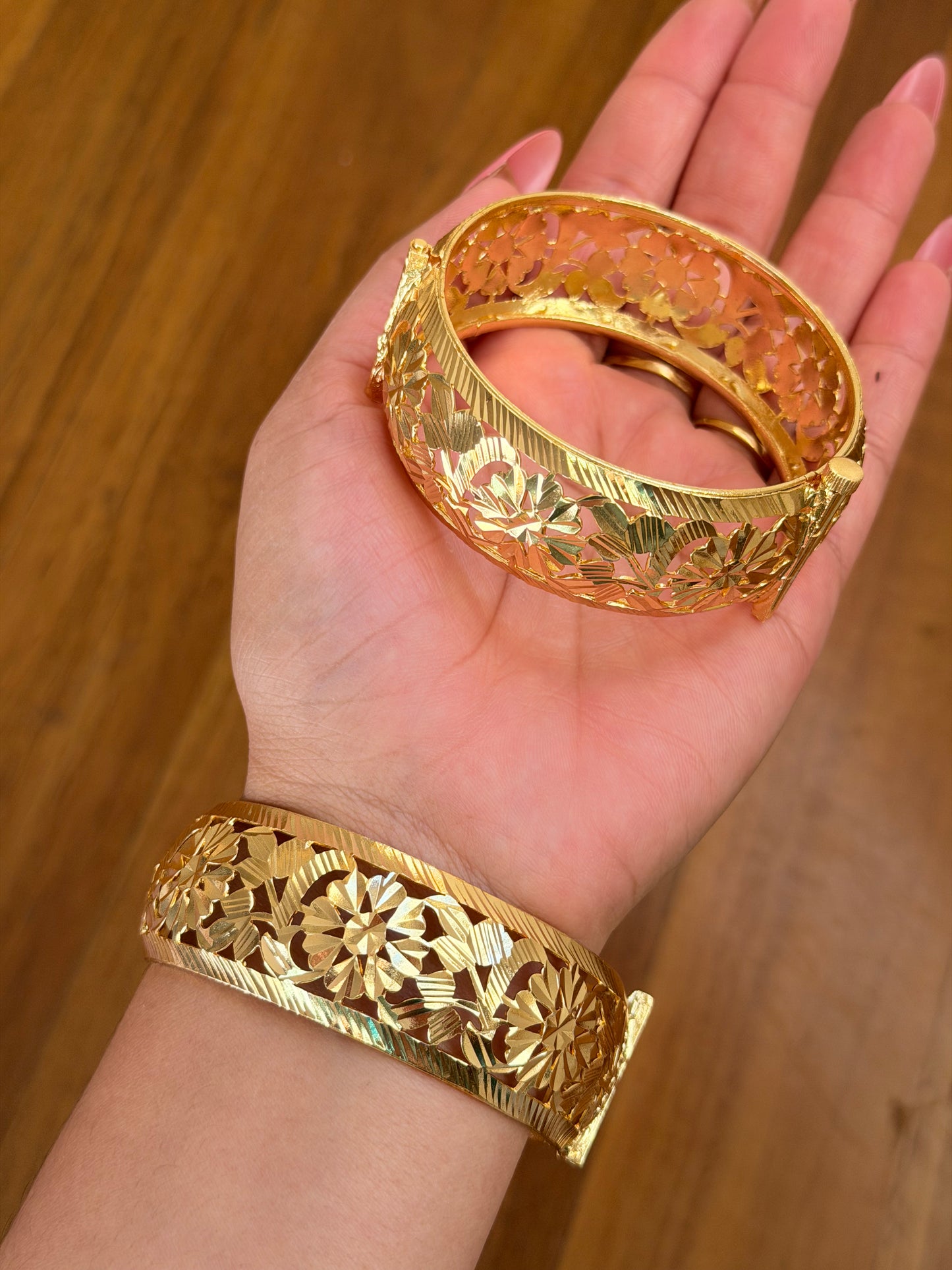 Premium gold look openable kangan