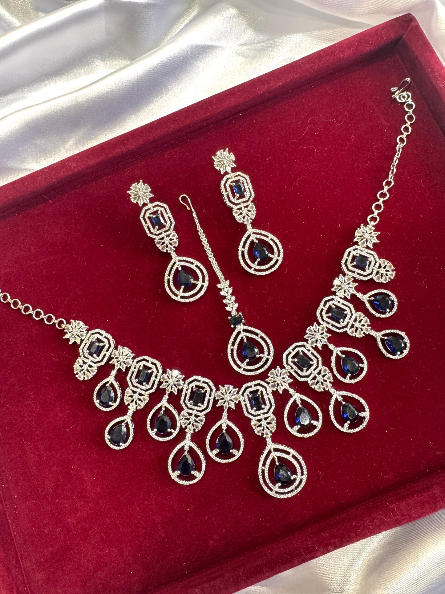 Ad necklace set( blue colour)