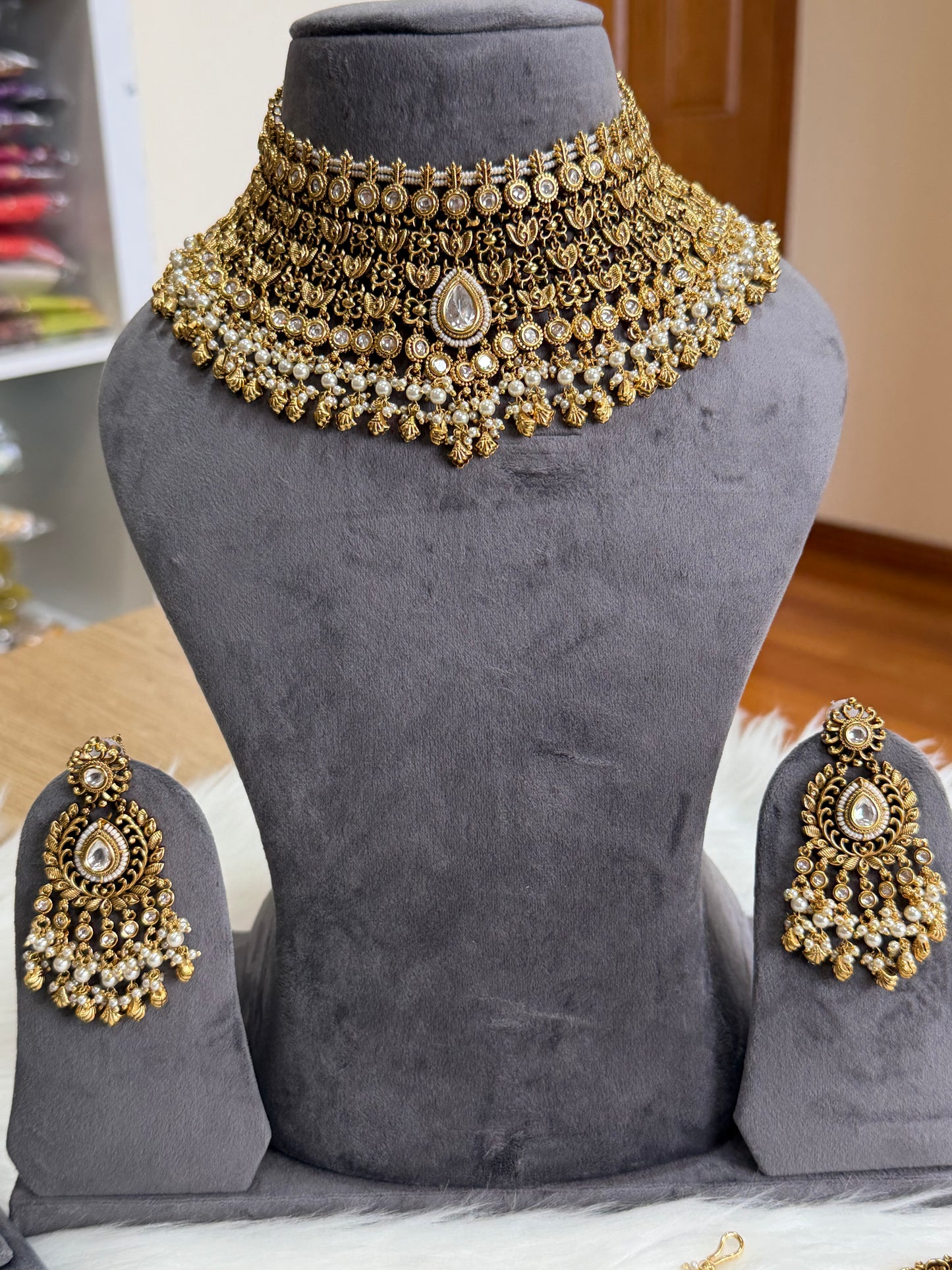 Royal gold look bridal set