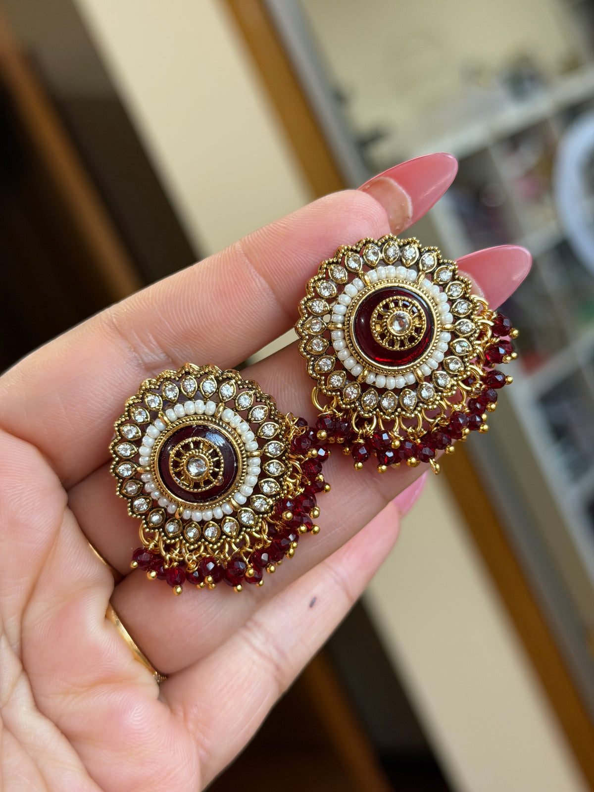 Kundan studs(Mehroon)