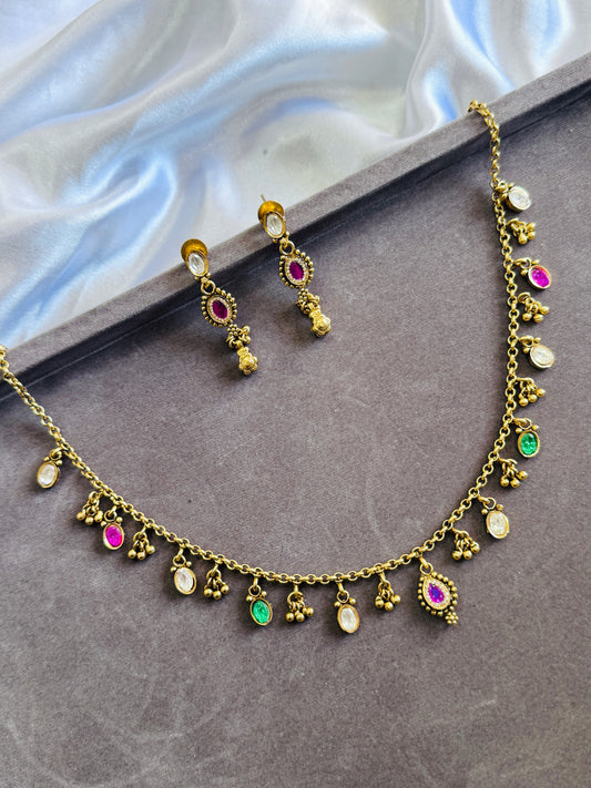 Gold look necklace set
