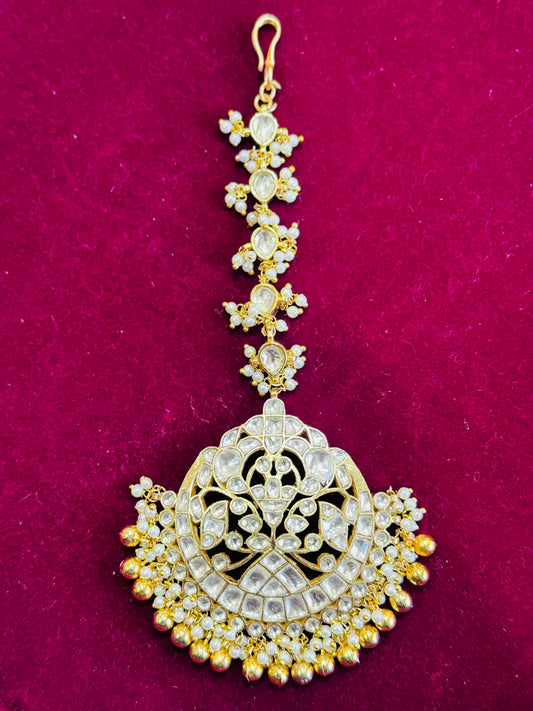 Pachi kundan maang tikka