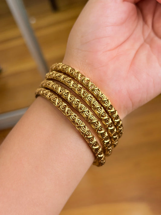 Gold look 4 bangles set