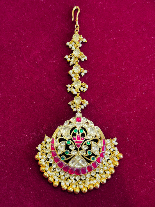 Pachi kundan maang tikka