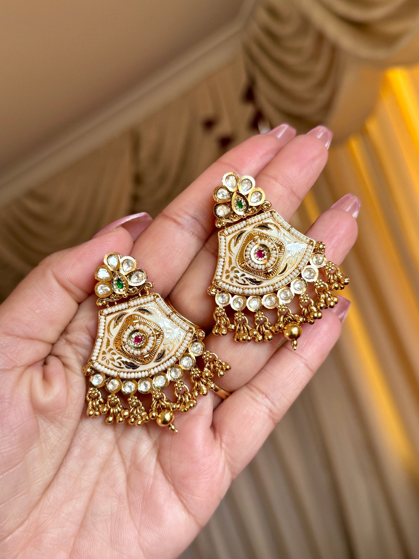 Antique look Micro plated earrings
 ( Ruby green)