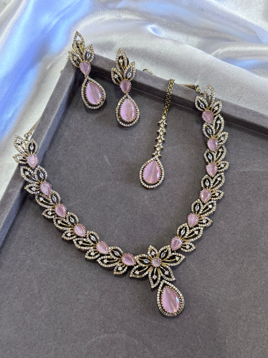Premium ad necklace set