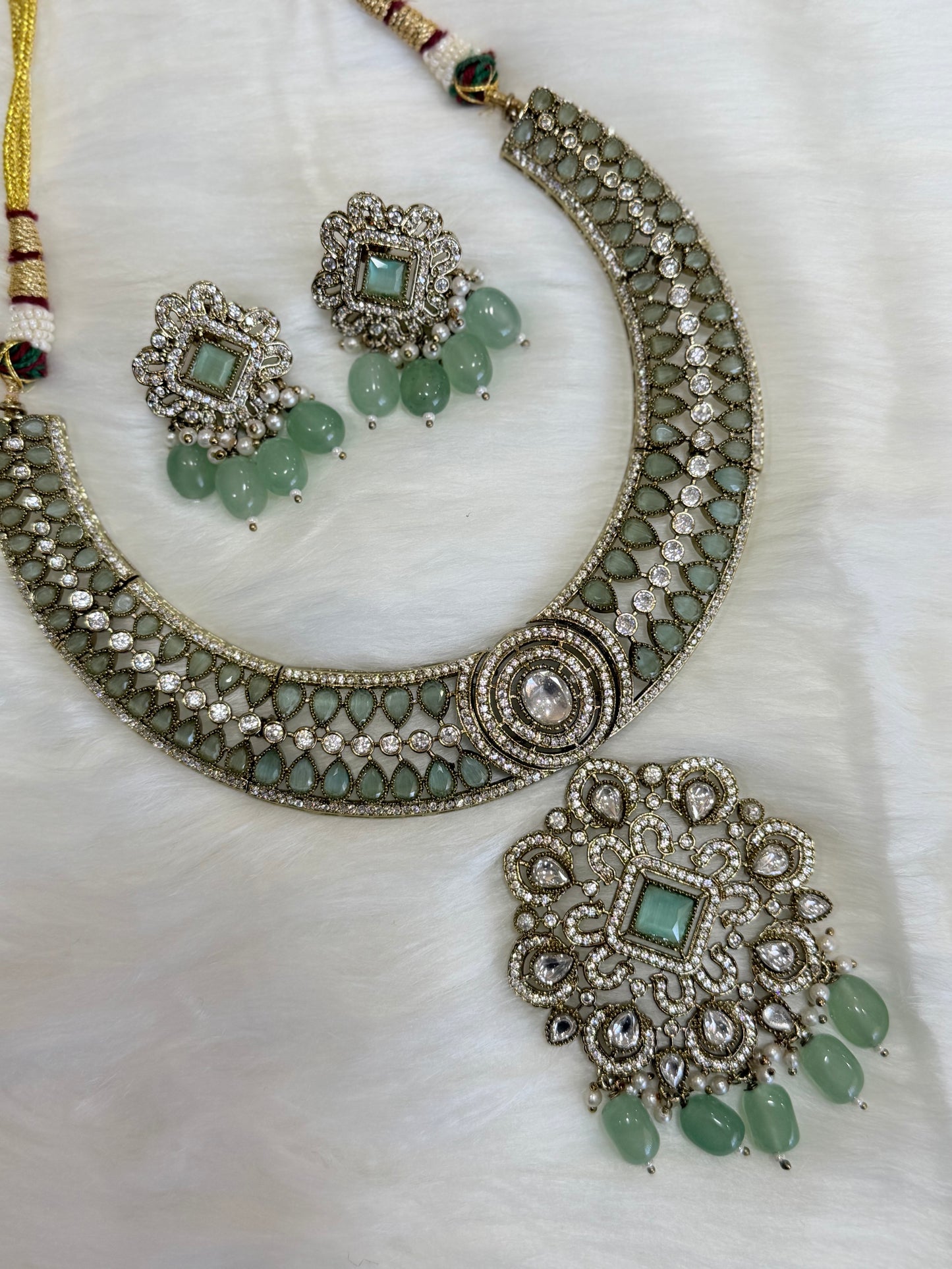 Premium necklace set