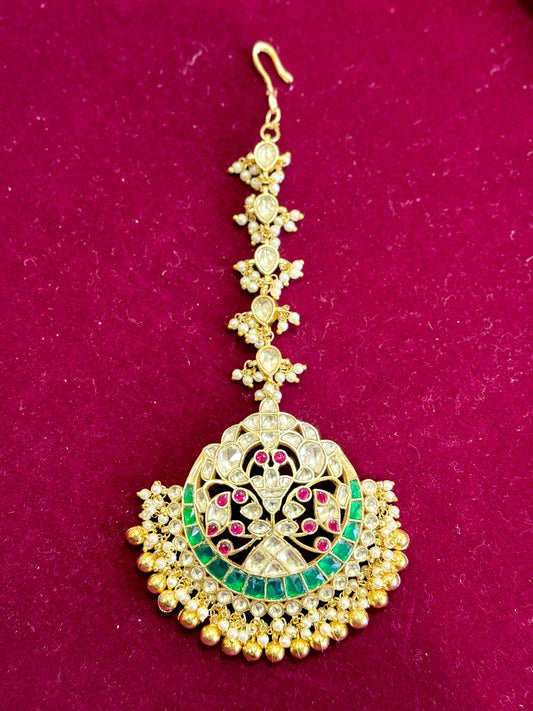 Pachi kundan maang tikka