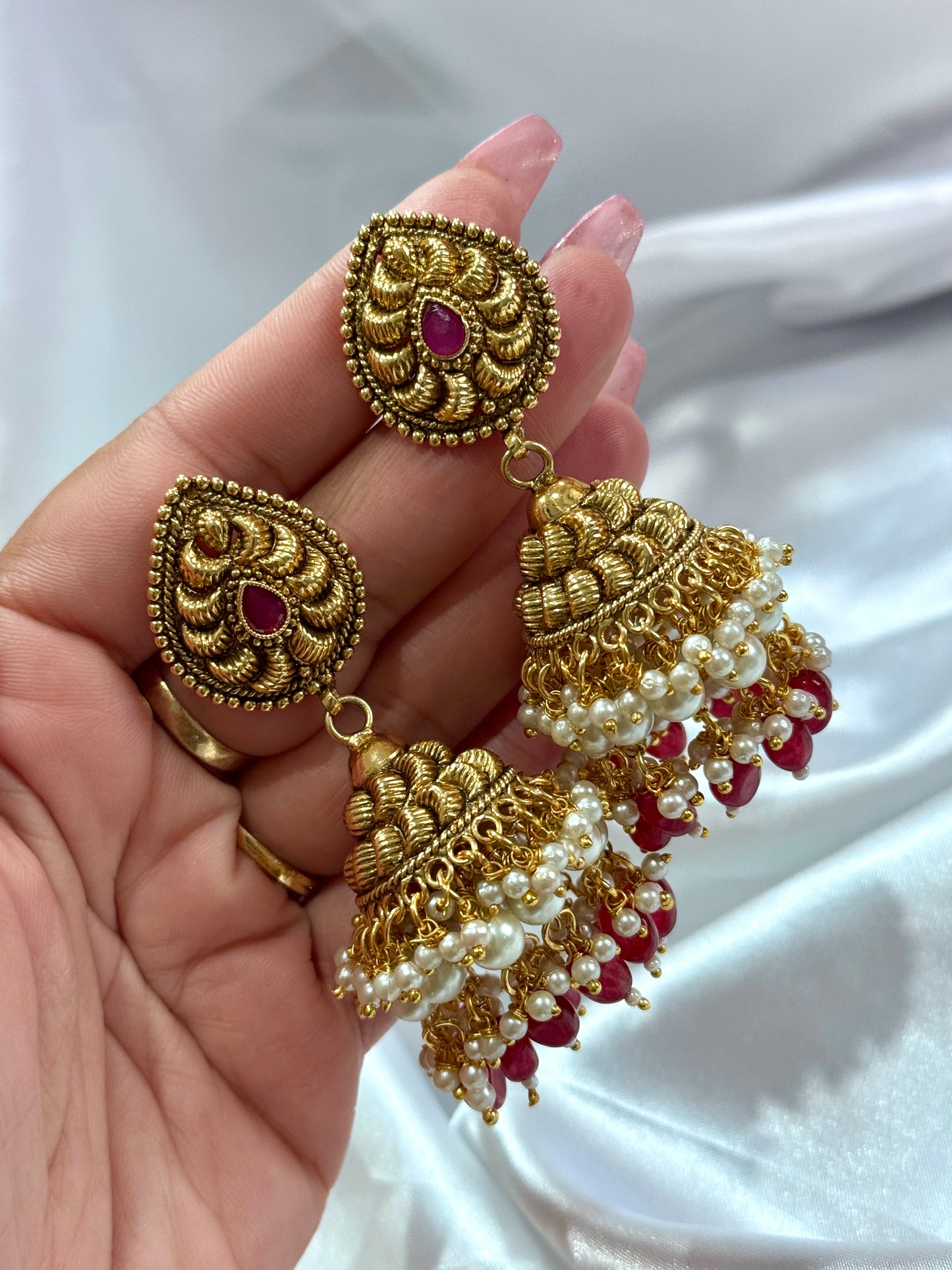Gold plated chokar set(Ruby colour)