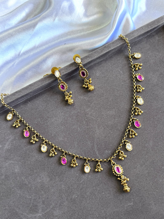 Gold look necklace set