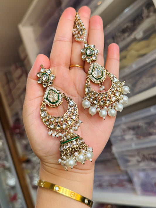 Kundan earrings tikka