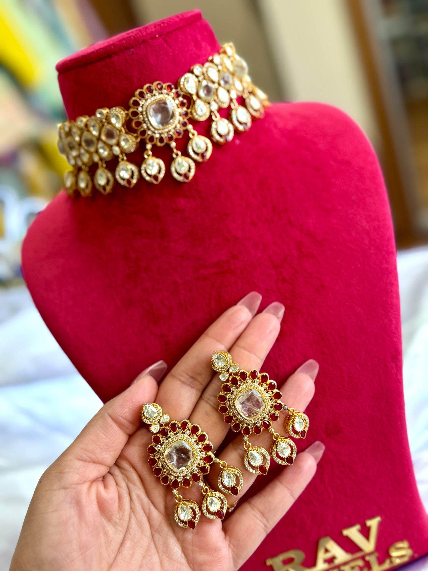 Premium moissanite chokar set