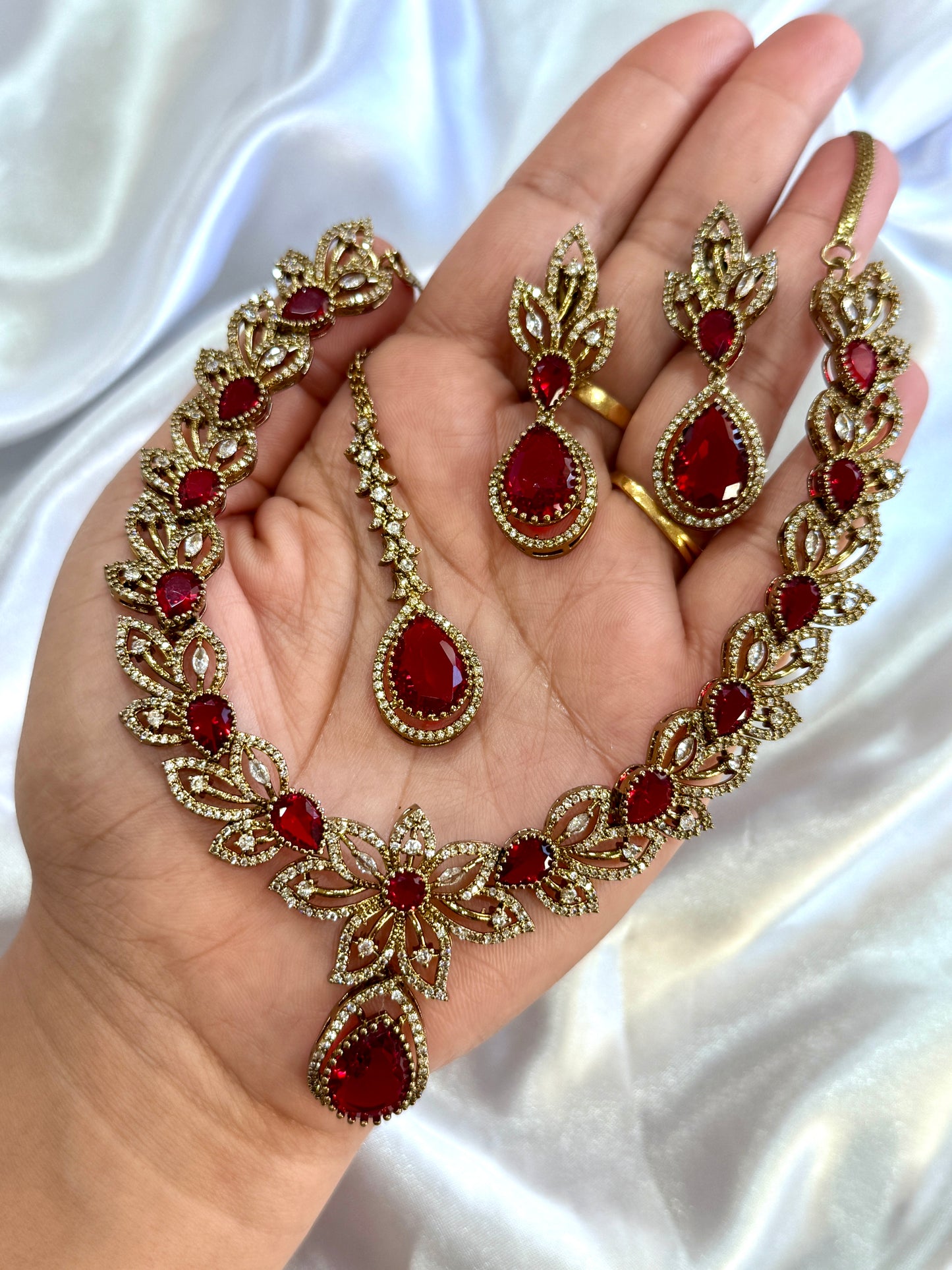 Premium ad necklace set red