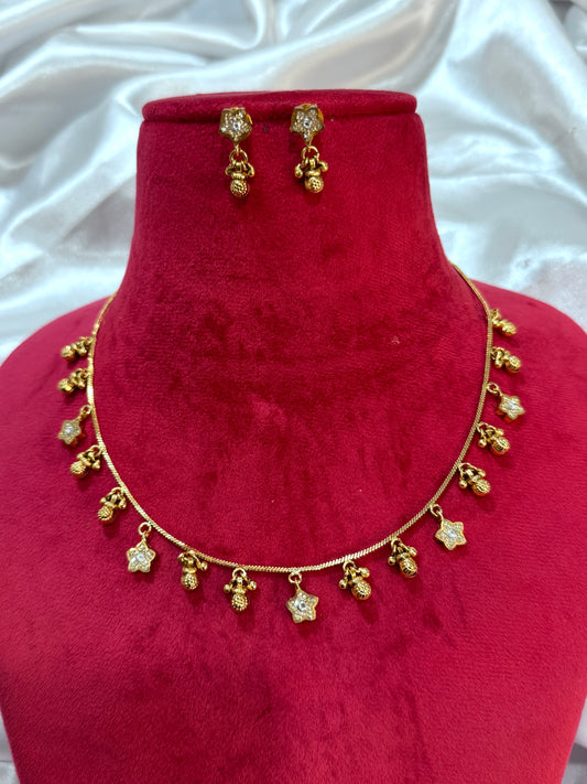 Gold plated single line necklace set