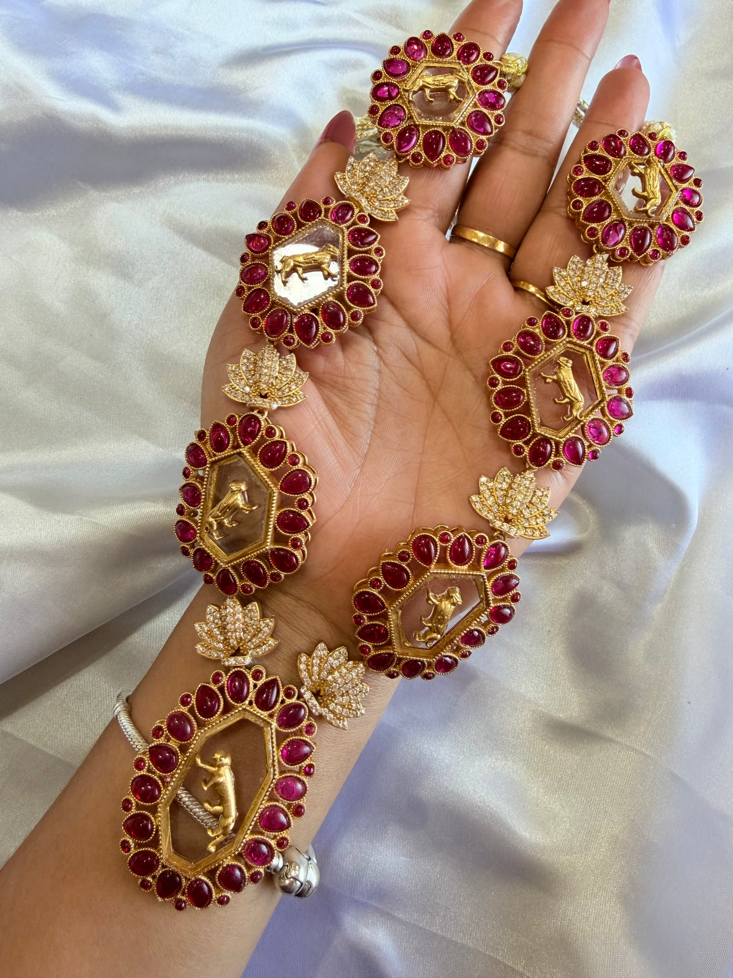 Premium sabyasachi inspired necklace set( purple pink)