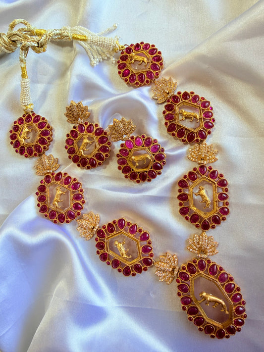 Premium sabyasachi inspired necklace set( purple pink)