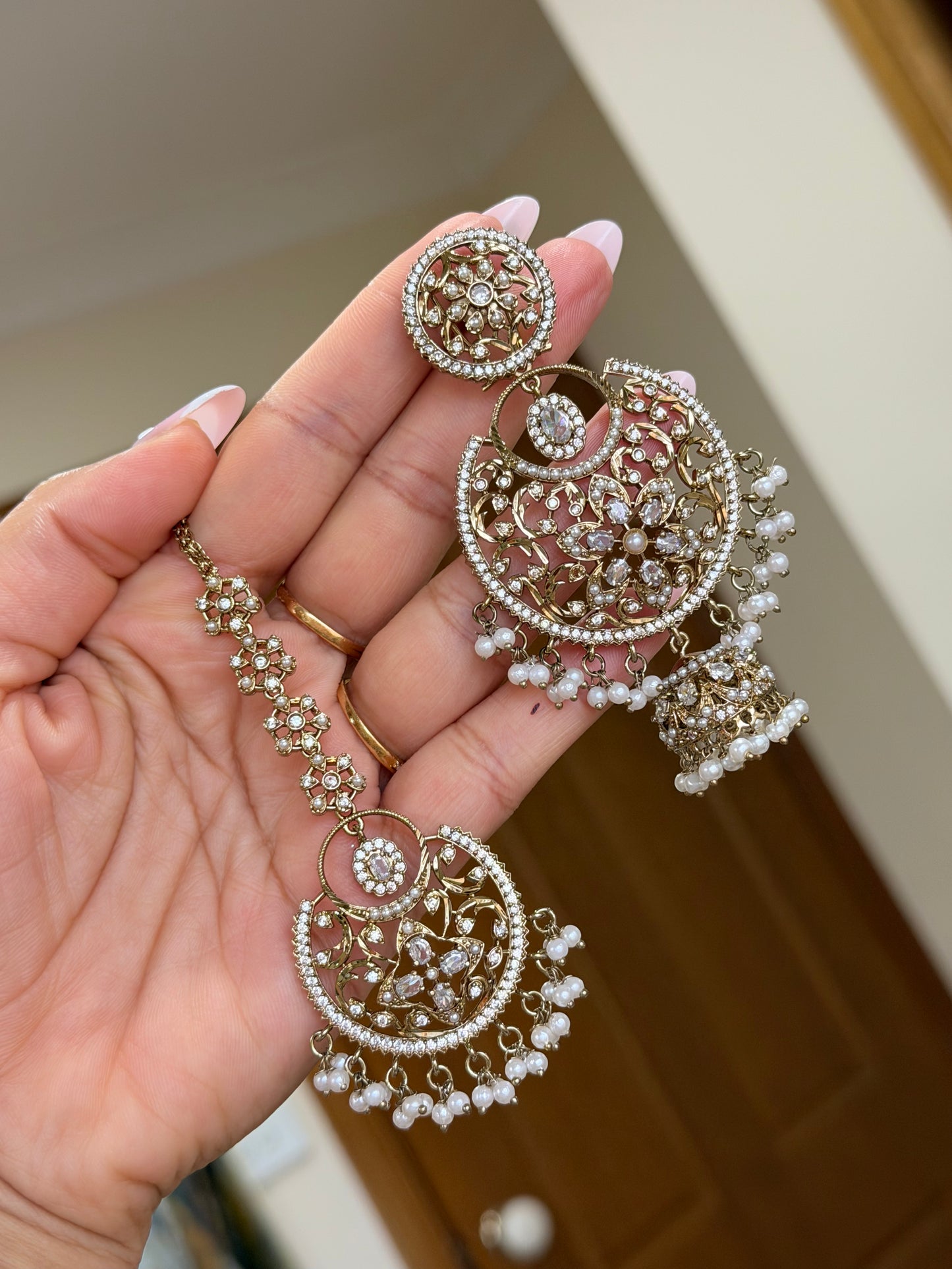 Ad jhumki with tikka(clear)