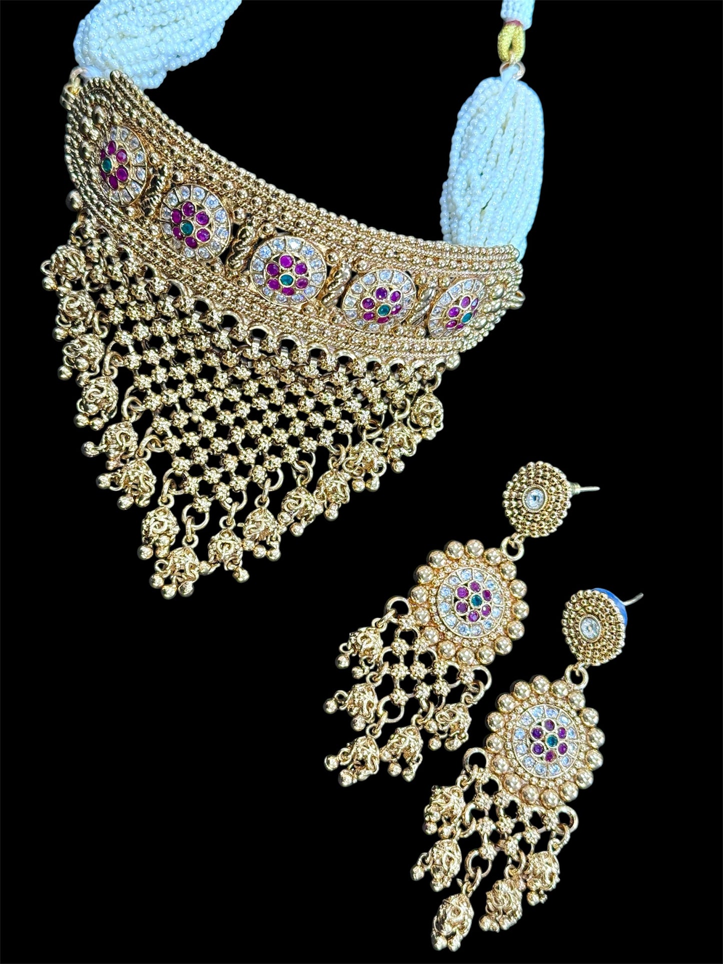 Gold look necklace set